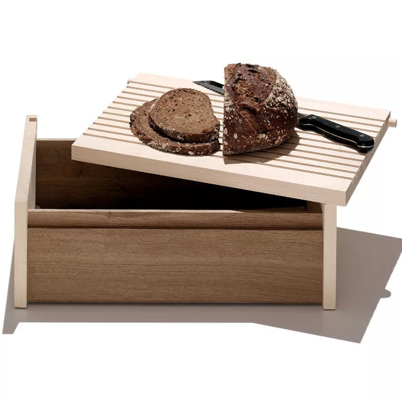 Brotkasten aus Ahorn und Eiche mit Deckel als Schneidebrett